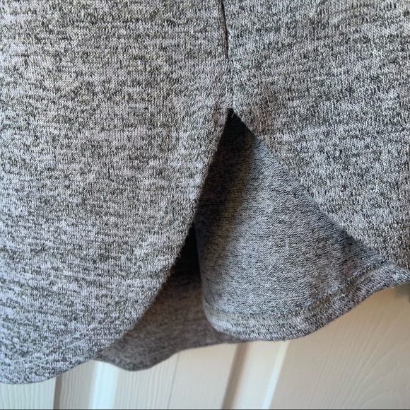 BANANA REPUBLIC grey sweater size medium petite long sleeve - Picture 6 of 6